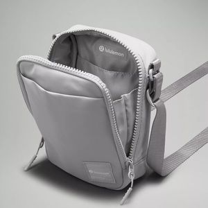 Easy Access Crossbody Bag 1.5L